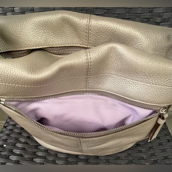 COACH BAG,Coach Metallic Silver Bag. - Picture 14 of 17